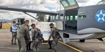 Trasladan 44 mil dosis de la vacuna Pfizer a Huehuetenango