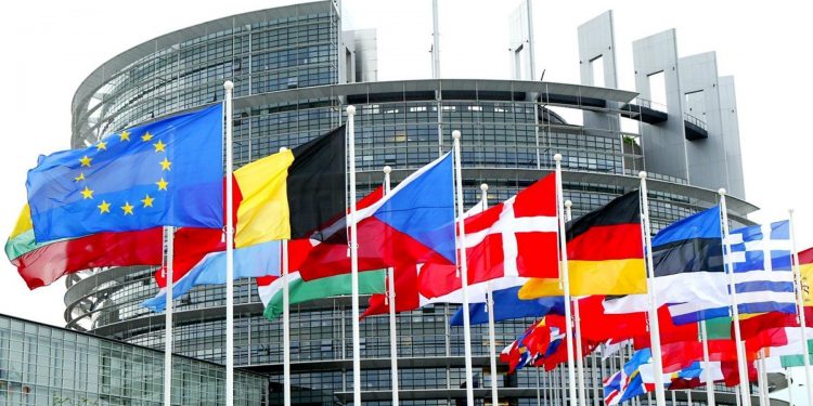 La Eurocámara requiere mostrar el pase COVID-19 para acceder a su sede