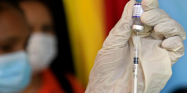 Científicos piden que niños asmáticos tengan prioridad en la vacuna contra COVID-19