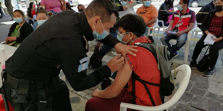 Guatemala supera los 9.9 millones de dosis administradas