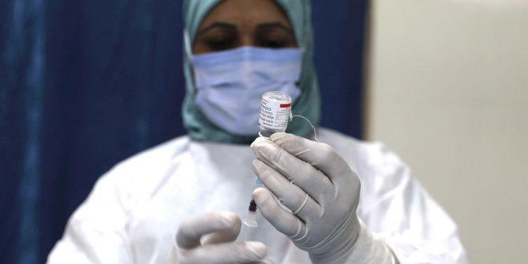 EE. UU. admite que llevará semanas conocer la nueva variante y sus efectos