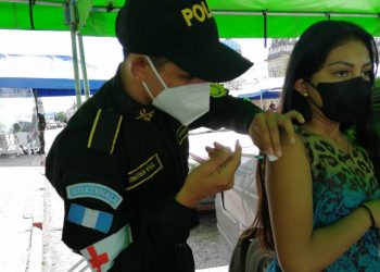 Avanza jornada de vacunación para niños y adolescentes de 12 a 17 años