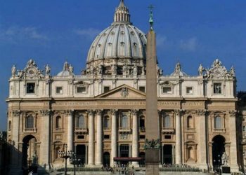Vaticano reitera estar a favor de las vacunas y pide mayor distribución