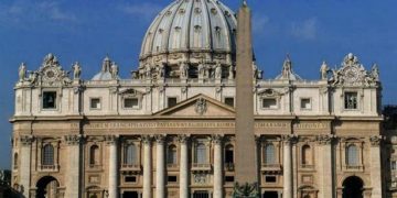 Vaticano reitera estar a favor de las vacunas y pide mayor distribución