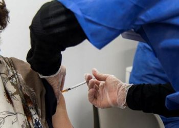 Italia reduce a 4 meses aplicación de dosis de refuerzo de vacuna