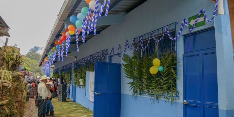 Gobierno optimiza la educación básica en área rural de Purulhá