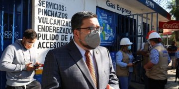 Ministro Alberto Pimentel lidera supervisión a expendios de gas propano.