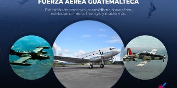 La Fuerza Aérea Guatemalteca celebra su centenario con una exhibición aérea.