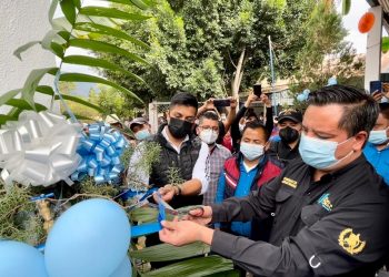 Autoridades departamentales, locales y vecinos participan en la inauguración del sistema de agua potable del sector Twi’corral de la aldea Caniche, Colotenango, Huehuetenango.