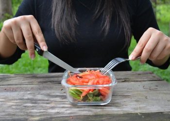 Las autoridades de salud recomiendan el consumo de alimentos saludables para evitar enfermedades crónicas como la diabetes e hipertensión arterial.