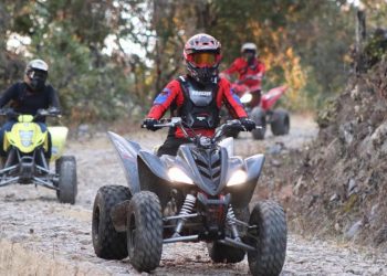 Algunos de los participantes en la competencia Enduro a la Prevención, que se llevó a cabo en Cuilco, Huehuetenango. /Foto: Milca Reyes