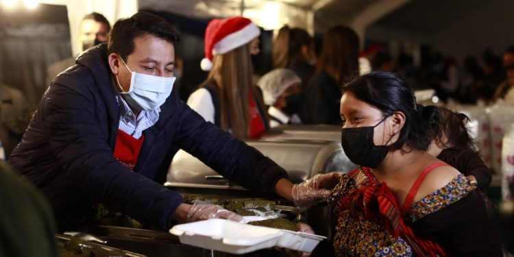 Entregan 3 mil cenas navideñas para celebrar fiestas de fin de año