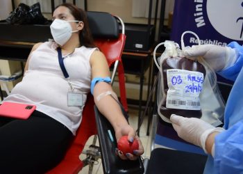 El Ministerio de Salud insta a las donaciones voluntarias para mantener abastecidos los bancos de sangre del país.