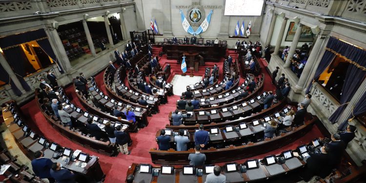 Diputados del Congreso de la República avalaron el estado de sitio.