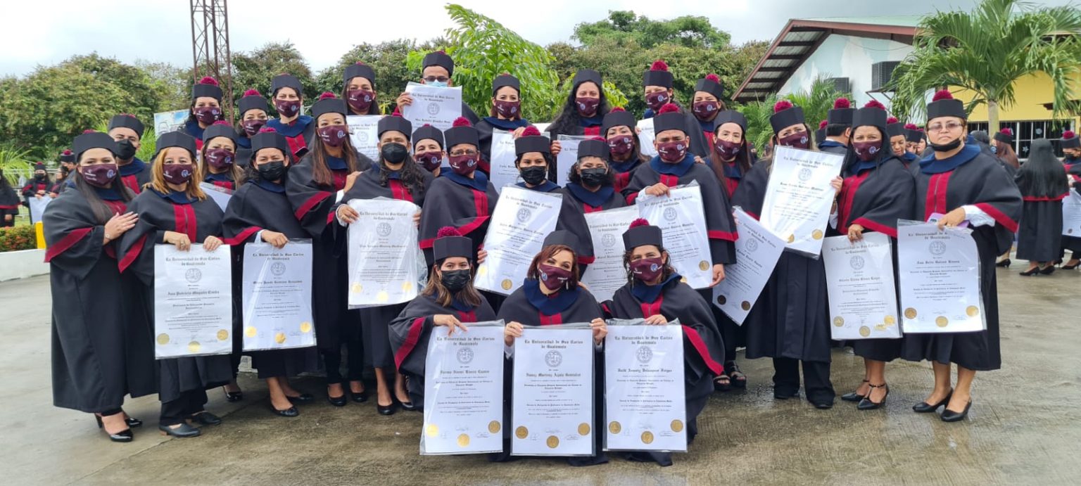 Docentes reciben títulos en educación Bilingüe e intercultural en Izabal