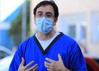 Doctor Mario Melgar, experto infectólogo y pediatra