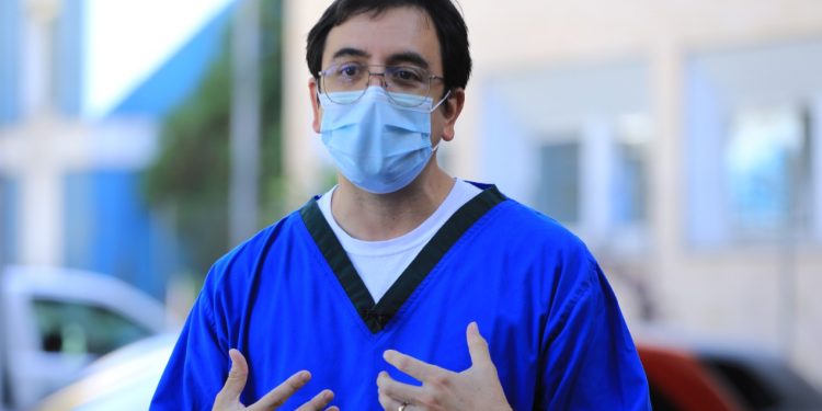 Doctor Mario Melgar, experto infectólogo y pediatra