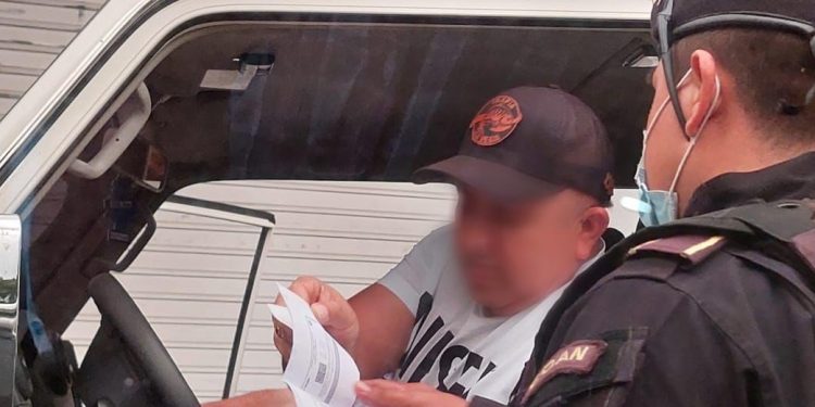 El extraditable fue detenido tras un operativo cuando se conducía en su vehículo.
