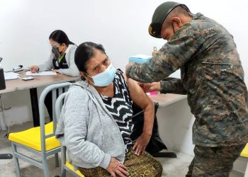 Elementos del Ejército de Guatemala continúan apoyando el Plan Nacional de Vacunación