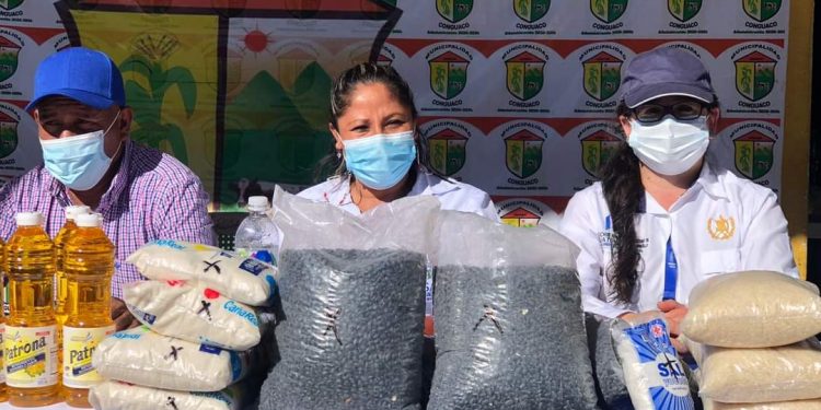 Entregan raciones de alimentos a familias de Conguaco, Jutiapa.