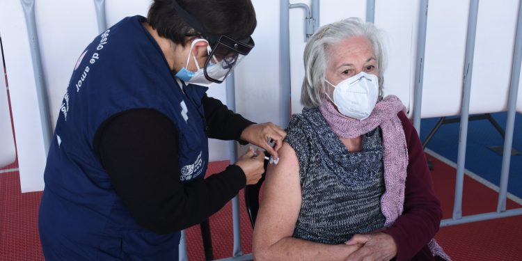 MSPAS ha aplicado más de mil 100 dosis de refuerzo contra COVID-19