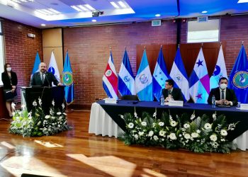 Lanzan postal conmemorativa del 60 aniversario de la Sieca
