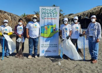 MARN ejecuta jornadas de limpieza en diferentes playas del país