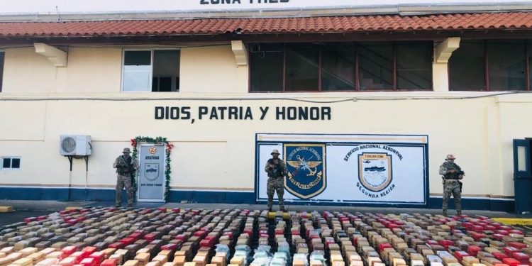 Decomisan en Panamá un cargamento de droga con destino a Europa