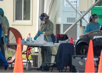Puesto de toma de muestras de COVID-19 en Florida.