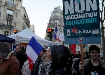 El Gobierno francés prepara una ley en la que se impondrá la obligatoriedad de la vacuna para obtener el pase sanitario.