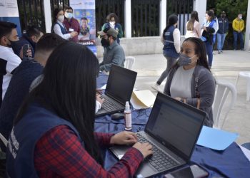 Efectúan festival de empleo para personas refugiadas