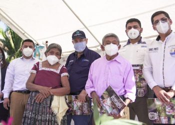 Gobierno brinda certeza jurídica colectiva a familias de Izabal