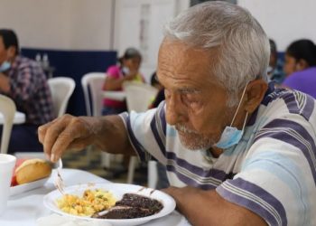 Los comedores sociales son parte de los logros expuestos por el ministro de Desarrollo, Raúl Romero.