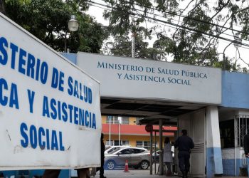 Salud resalta apego a la ley en creación de unidad de hemodiálisis