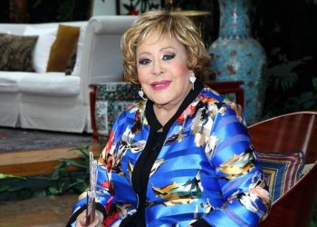 Actriz Silvia Pinal deja el hospital y sigue tratamiento contra covid en casa