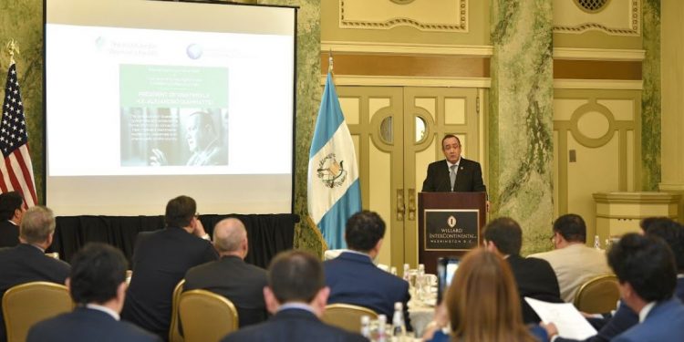 Giammattei destaca esfuerzos de Gobierno por proteger la vida e institucionalidad de la familia