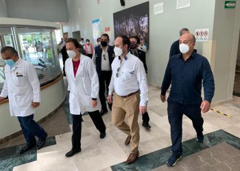 Comitiva es encabezada por el canciller Pedro Brolo
