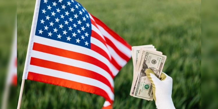 Sueldo mínimo aumentará en enero en decenas de ciudades y estados de EE. UU.