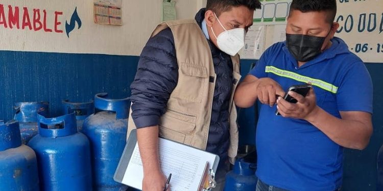 Diaco inspecciona precios del gas propano en Baja Verapaz