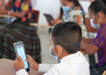 Acciones de Educación benefician a estudiantes.