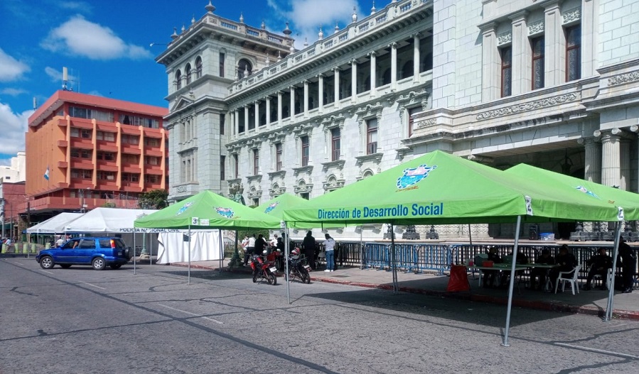 Vacunación en la Plaza de la Constitución. 