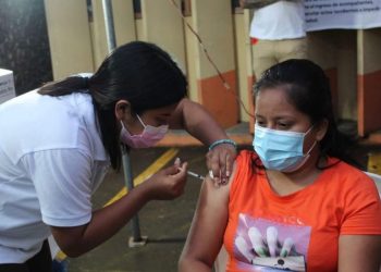 Salud abre nuevo centro de vacunación para menores en San Felipe
