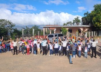 Elementos de la Comisaría 23 atienden a niñez del área rural