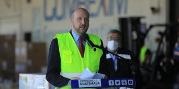 “Continuará el trabajo con Guatemala y los otros países para generar alternativas a la migración”, dice embajador de EE. UU.