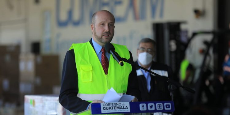 “Continuará el trabajo con Guatemala y los otros países para generar alternativas a la migración”, dice embajador de EE. UU.