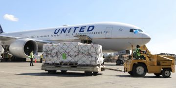 Guatemala recibe 2 millones de dosis de vacuna Moderna