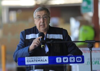 Ministro de Salud insta a aprovechar la disponibilidad de vacunas