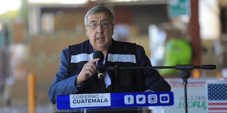 Ministro de Salud insta a aprovechar la disponibilidad de vacunas