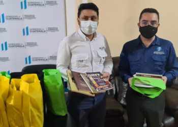 Dirección General de las Artes dona obras literarias a Jalapa