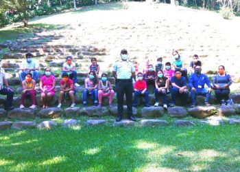 Llevan a 50 jóvenes de excursión en Retalhuleu